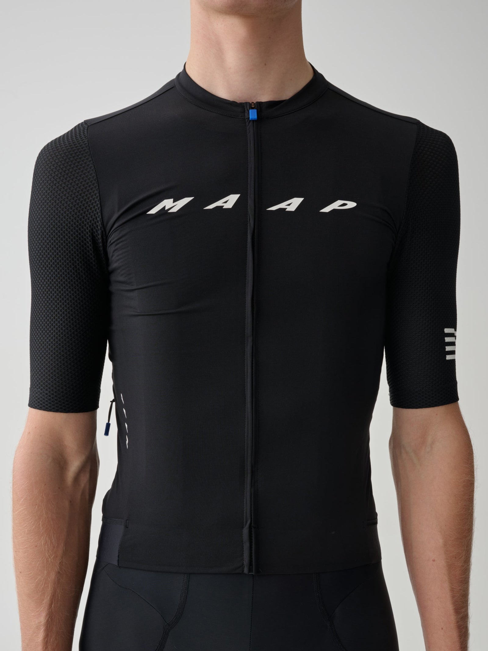 MAAP Evade Pro Base Jersey 2.0 in Black, jersey side profile