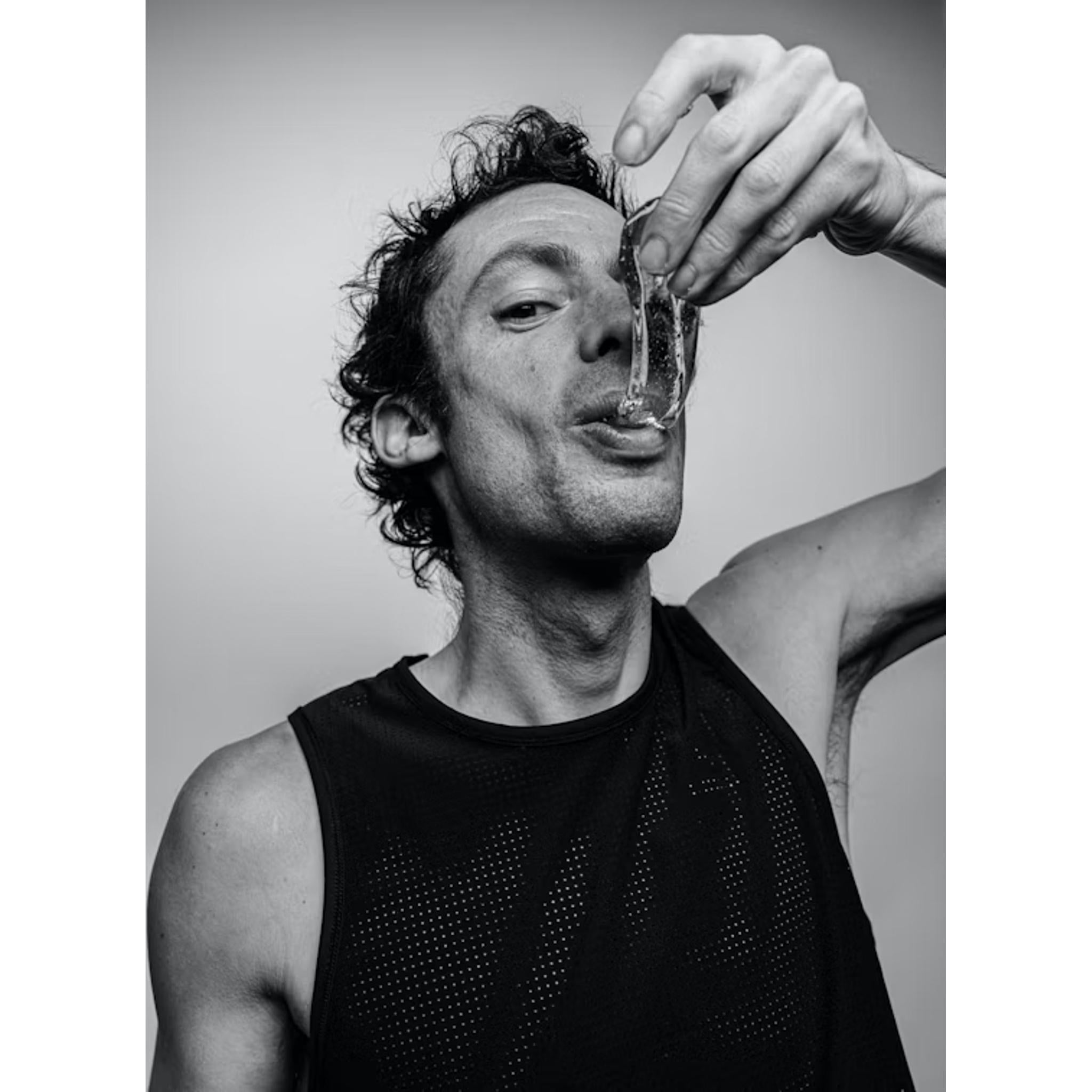 Maurten Gel 100, athlete taking the gel during exercise