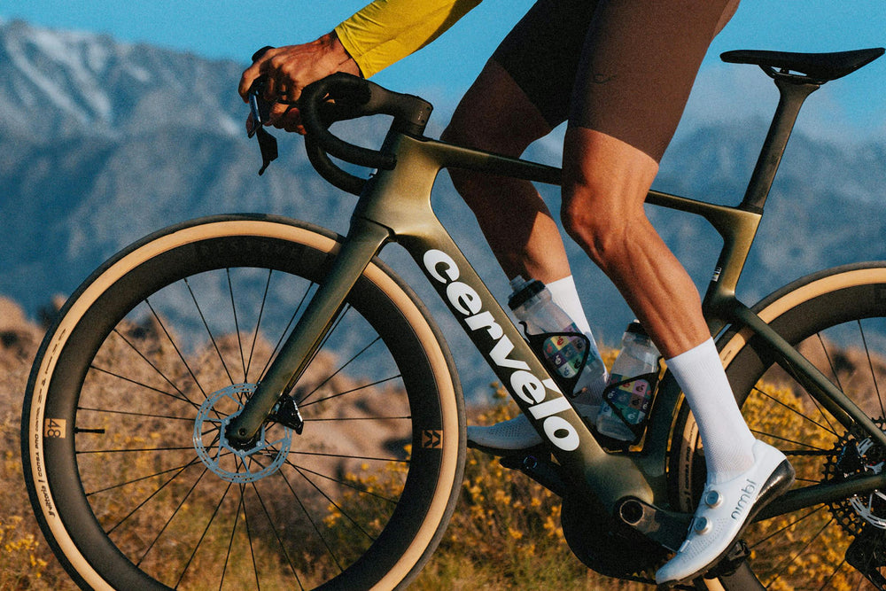 Cervélo Áspero-5 aero handlebar and stem detail