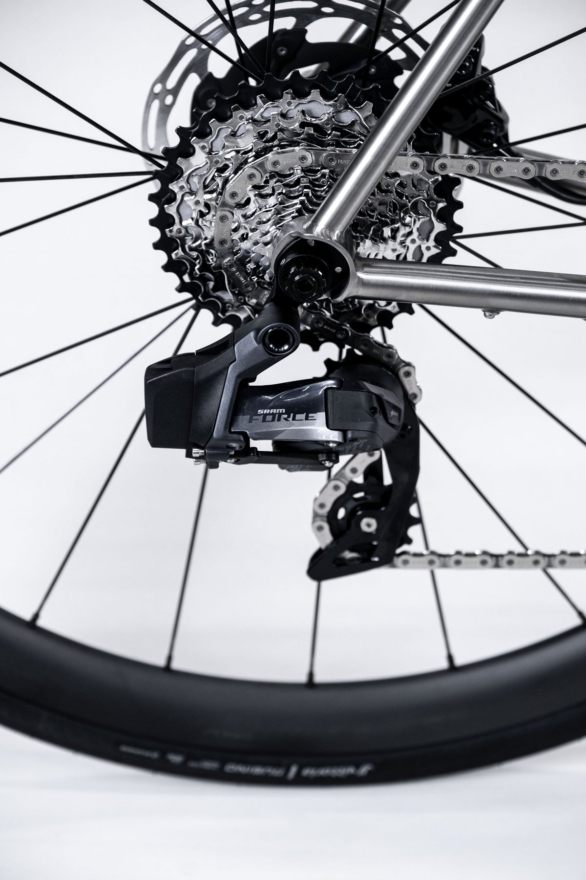 Curve Belgie DISC, road bike front three quarter