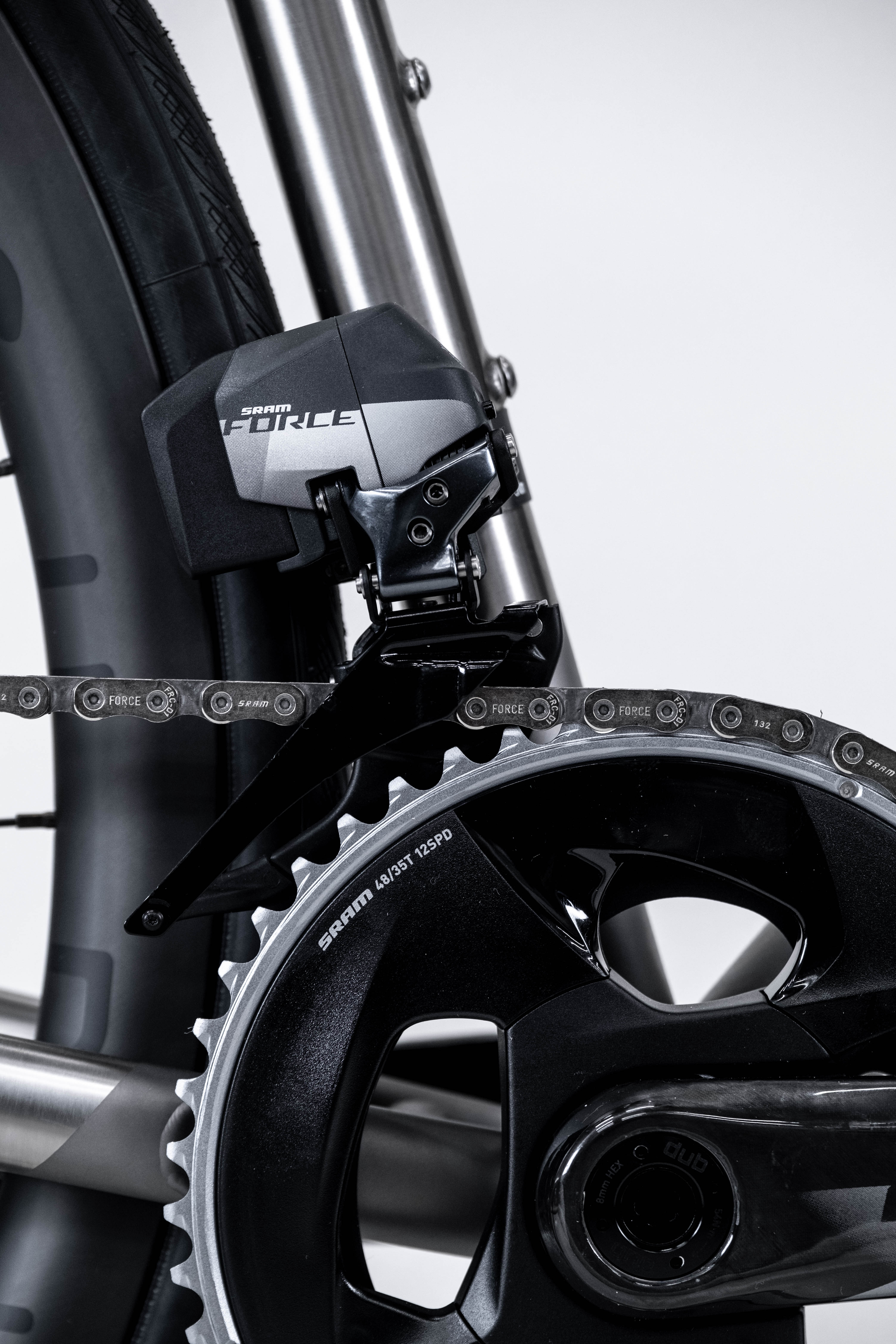 Curve Belgie DISC, titanium road bike studio view