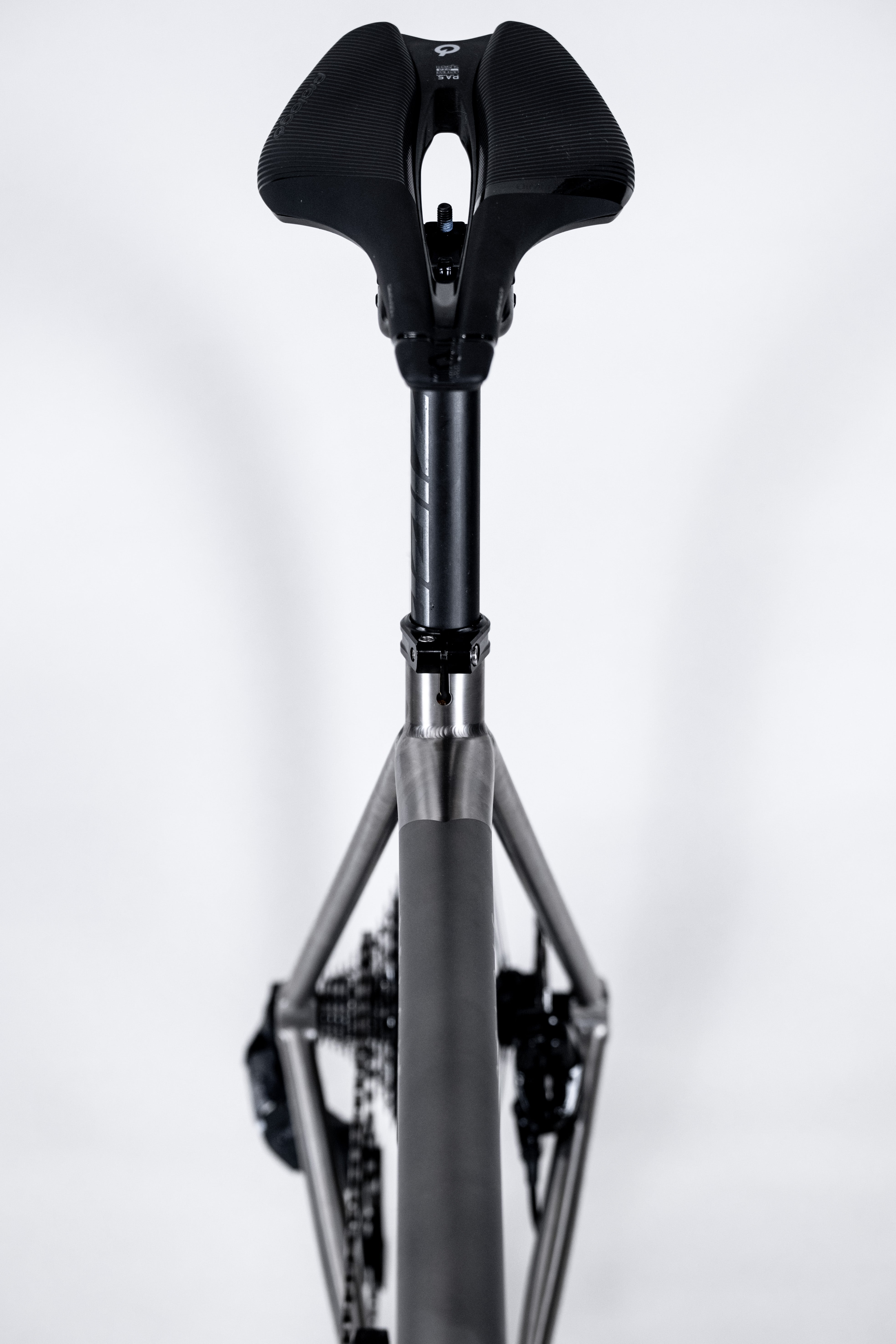Curve Belgie DISC, titanium road bike bottom bracket area