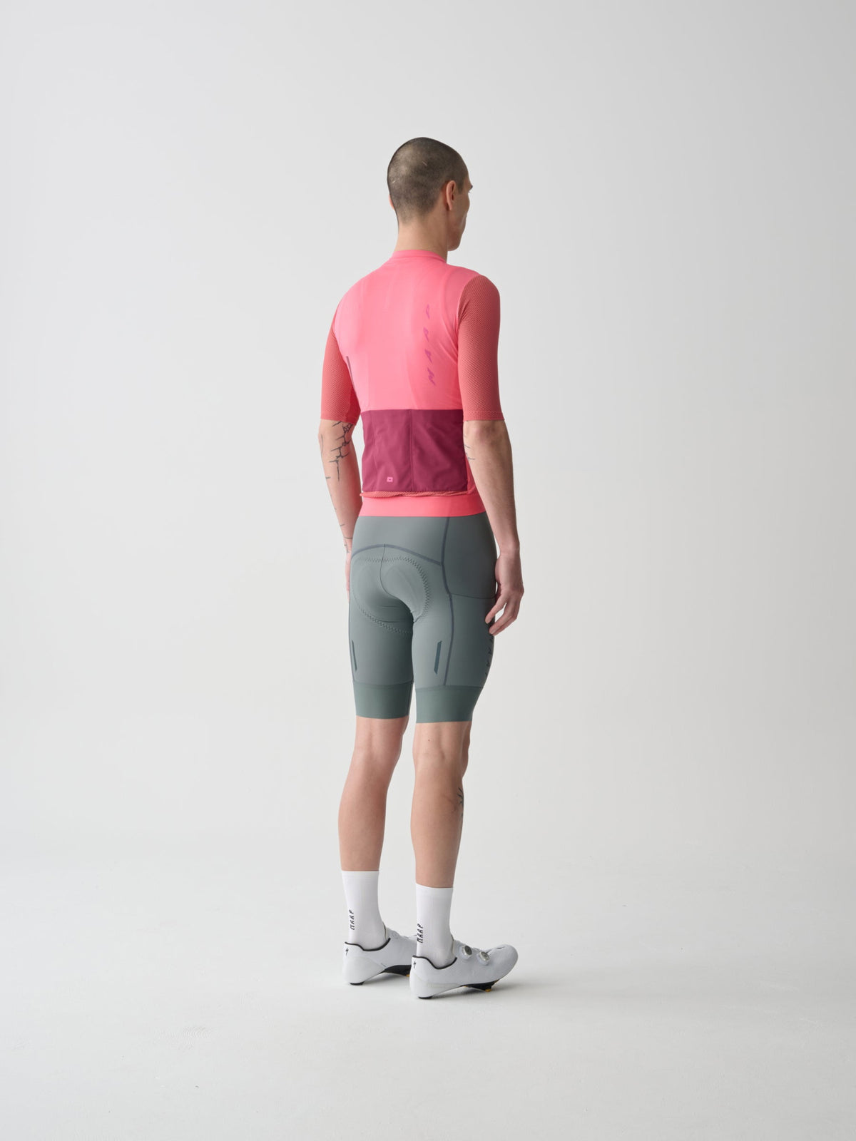 MAAP Evade Pro Base Jersey 2.0 in Epic Pink, jersey back with rear pockets