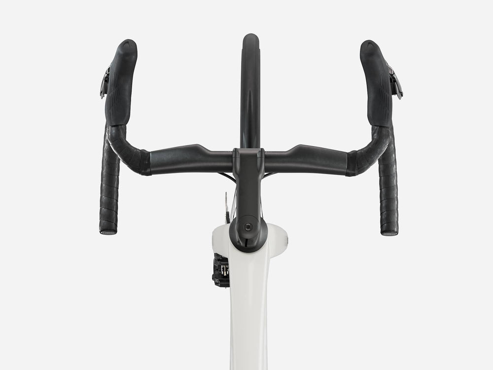 Trek Madone SL 7 Gen 8, cockpit and handlebar detail