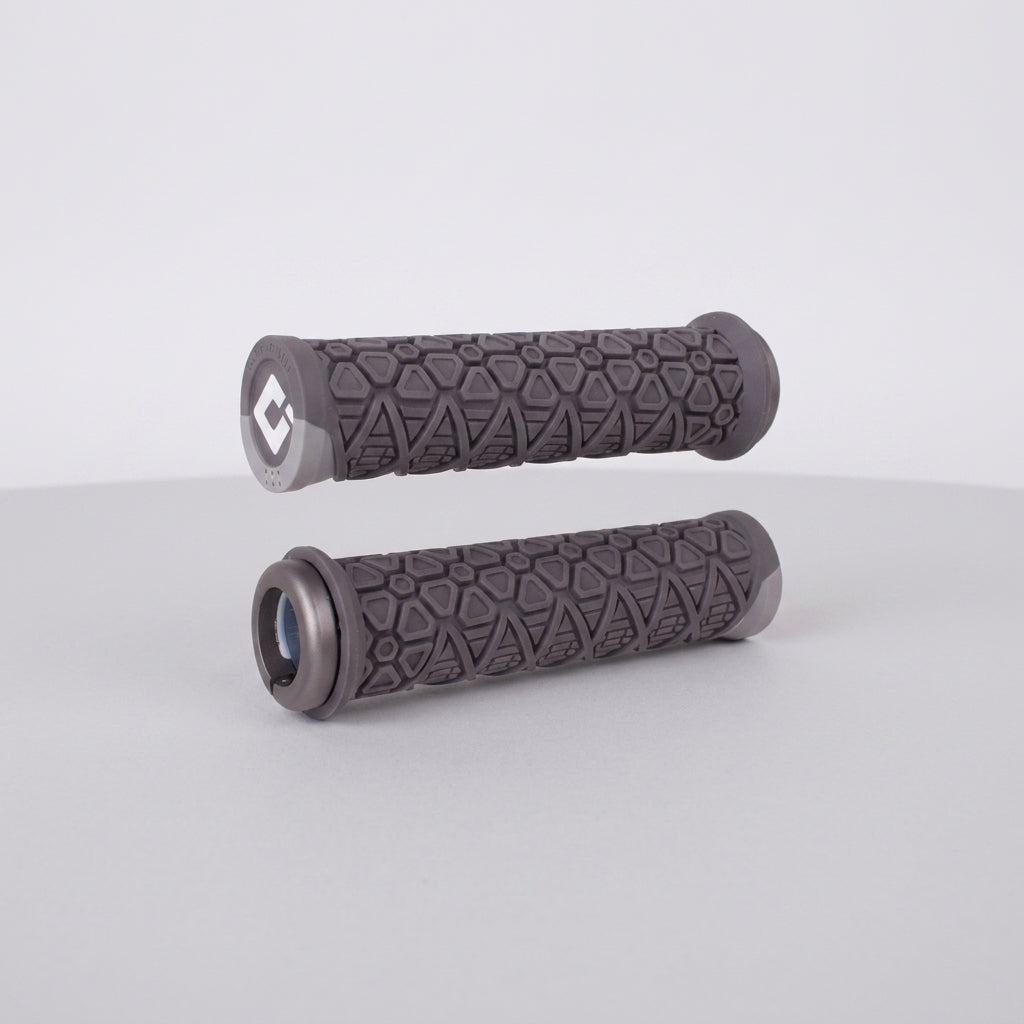 ODI Vanquish v2.1, lock-on grips
